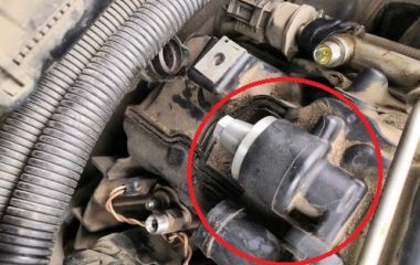 Замена клапана вентиляции картерных газов BMW N54