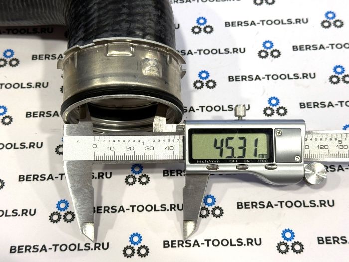 Нижний патрубок трубопровода наддувочного воздуха BMW E83 (11613450222, 11613405535)