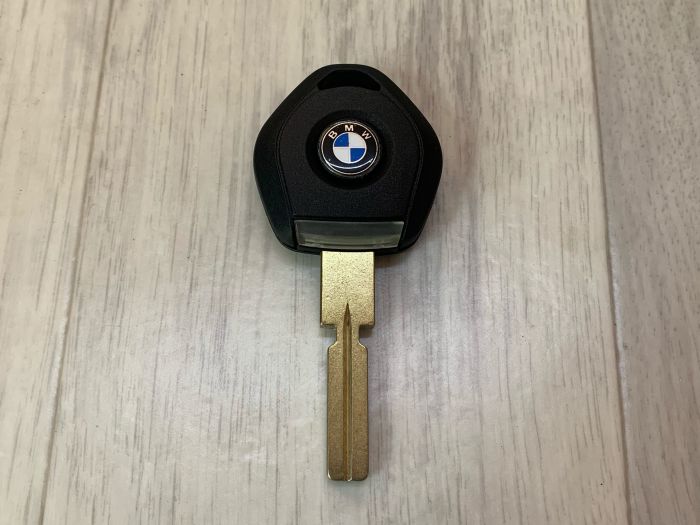 Трехкнопочный ключ BMW (лезвие нового образца HU92)