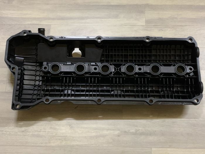 Крышка головки блока цилиндров BMW M52