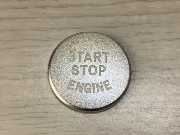 Декоративная накладка на кнопку запуска двигателя BMW