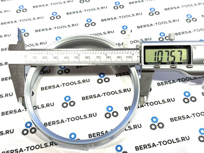 Кольца в приборную панель BMW E60 (матовое серебро)