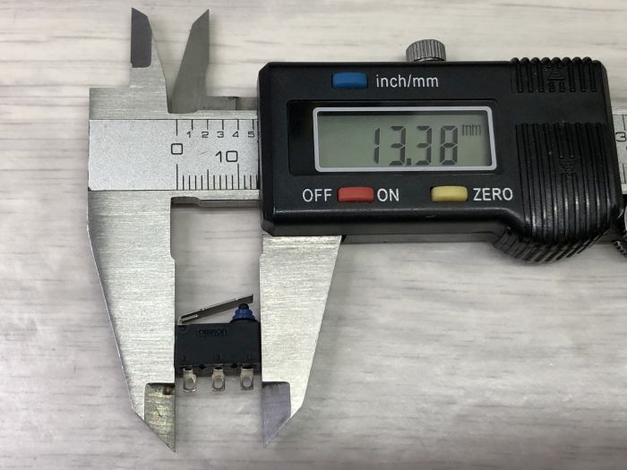 Микропереключатель дверного замка VAG