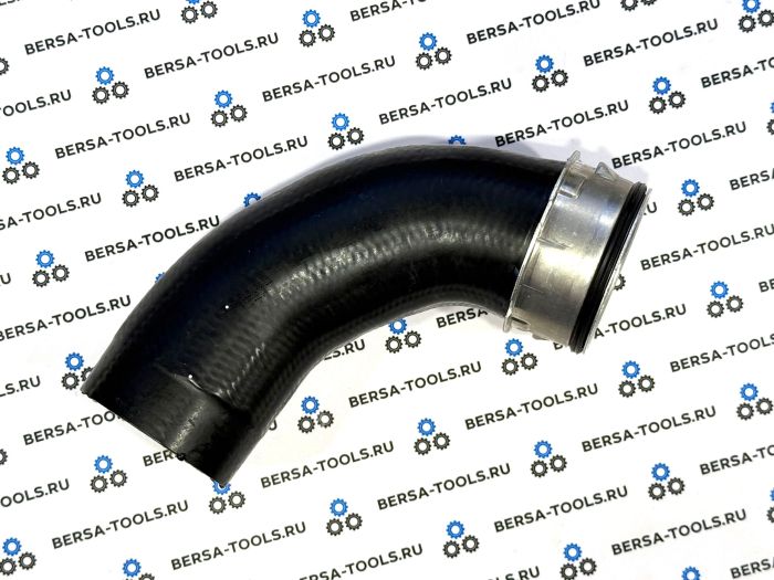 Нижний патрубок трубопровода наддувочного воздуха BMW E46 (11617799398, 11617797699, 11617789961)