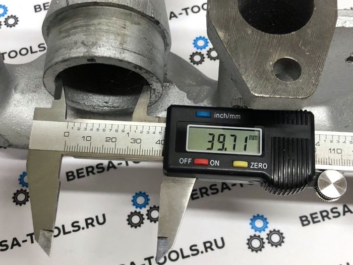 Чугунный выпускной коллектор VW 2.5 TDI для автоматической коробки передач (070253017, 070253017B)