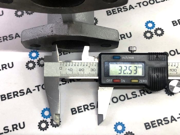 Чугунный выпускной коллектор VW 2.5 TDI для автоматической коробки передач (070253017, 070253017B)