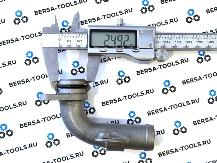 Алюминиевый фланец системы охлаждения Land Rover LR092130, Jaguar JDE38625