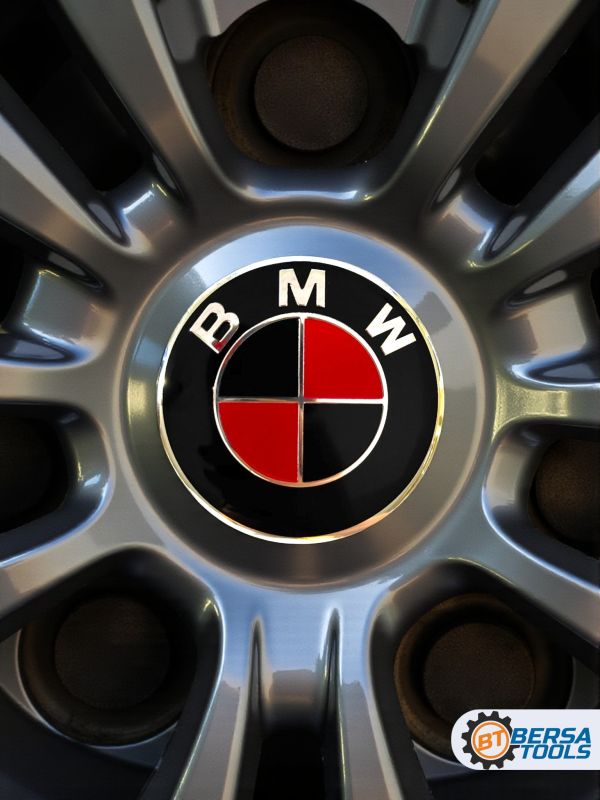 Наклейки на колесные диски, 56 мм, BMW черно-красные (5 шт)