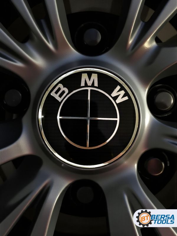 Наклейки на колесные диски, 56 мм, BMW черные (5 шт)