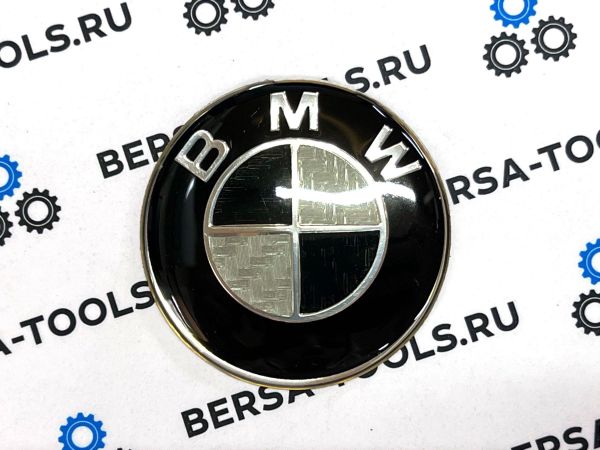 Эмблема в руль BMW (44 мм), черный с белым карбоном