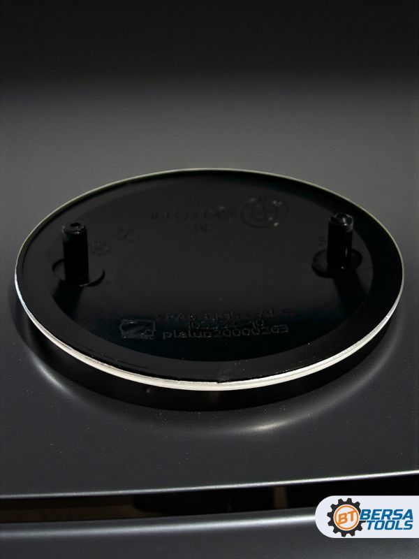 Эмблема BMW черно-белая 74 мм (51148203864)