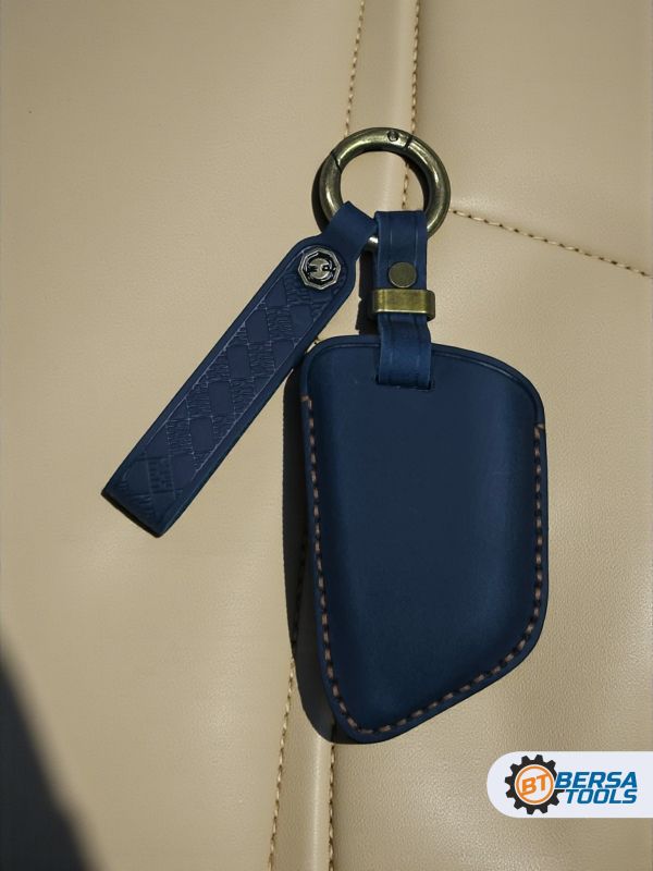 Кожаный чехол для смарт-ключа BMW синего цвета