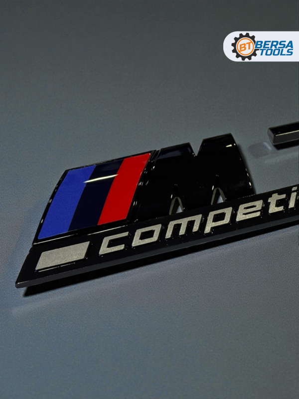 Эмблема пластиковая BMW M7 Competition черный