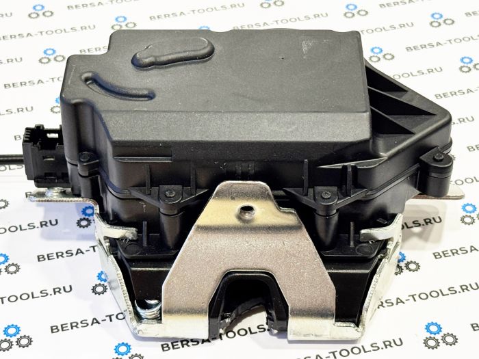 1647400735 door lock actuator