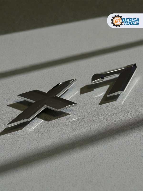 Эмблема пластиковая BMW X7 серебро 15х3 см