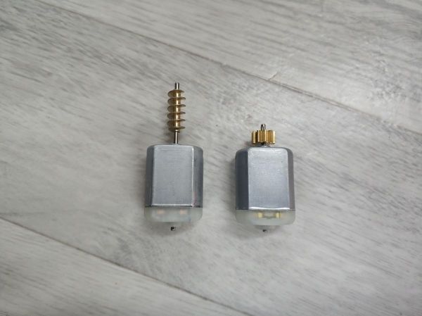 Моторчики для ремонта замка багажной двери Mercedes W164