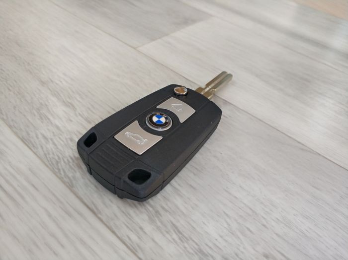 Корпус выкидного ключа BMW