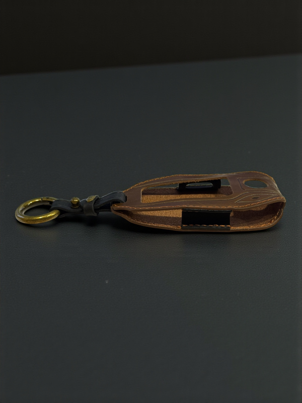 Кожаный чехол для смарт-ключа BMW коричневый