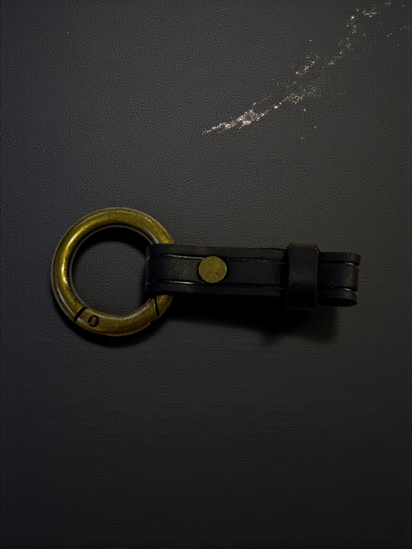 Кожаный чехол для смарт-ключа BMW красный