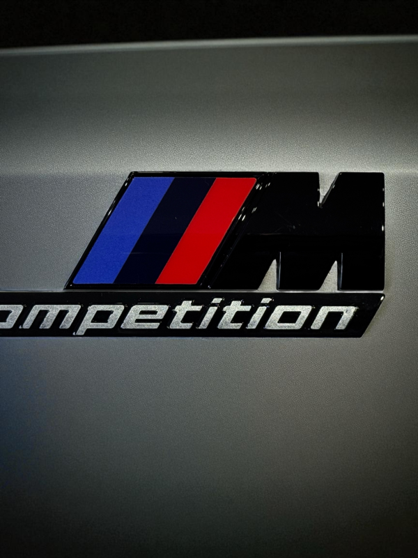 Эмблема пластиковая BMW X1 M Competition черный