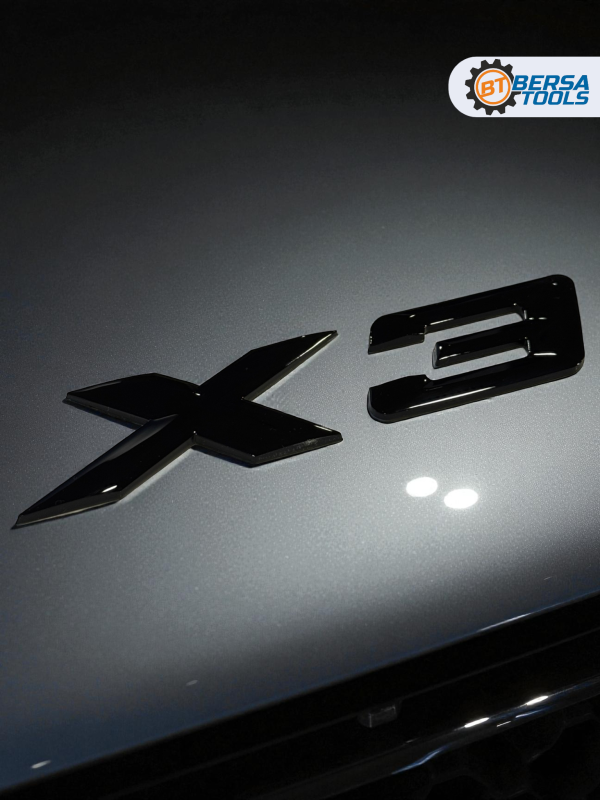Эмблема пластиковая BMW X3 черный 15х3 см